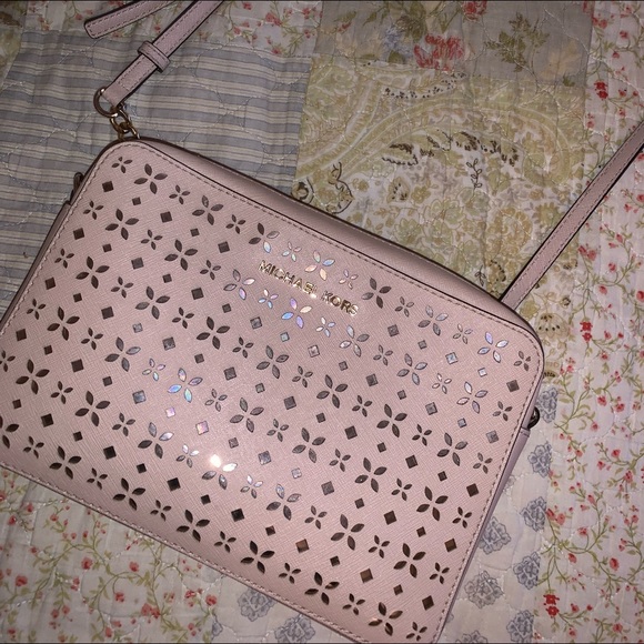 Michael kors crossbody - Picture 1 of 2
